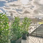 Le Moliere Rooftop Apartment *
